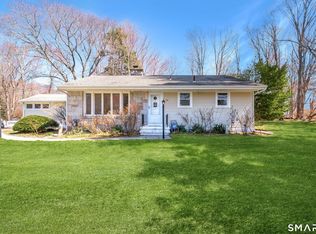 16 Featherbed Lane, Branford, CT