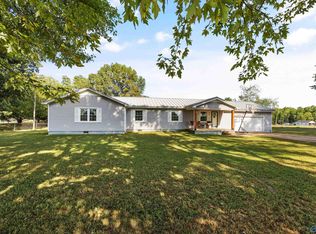 17774 Meadows Rd, Athens, AL 35613