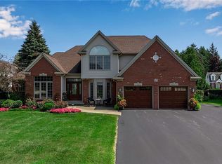 5425 Raintree Ct, Williamsville, NY 14221