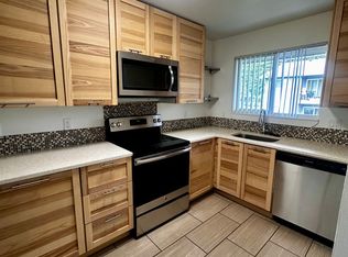 Spacious 3-Bedroom Apartment w/ Modern Kitchen & Stylish Bath, Portland, OR 97220