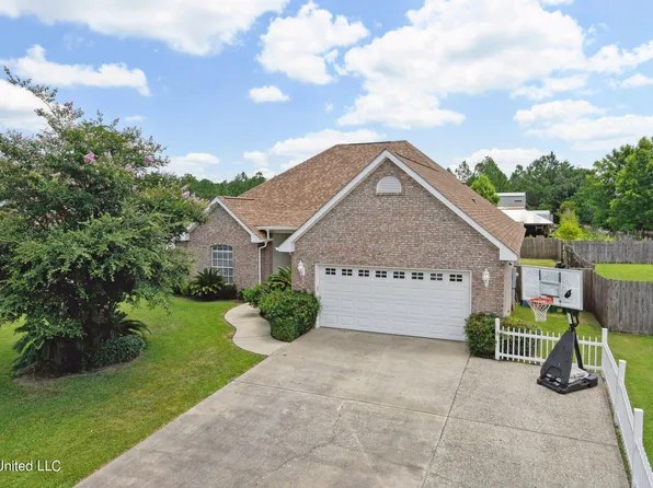 6808 Gregory Dr, Biloxi, MS 39532