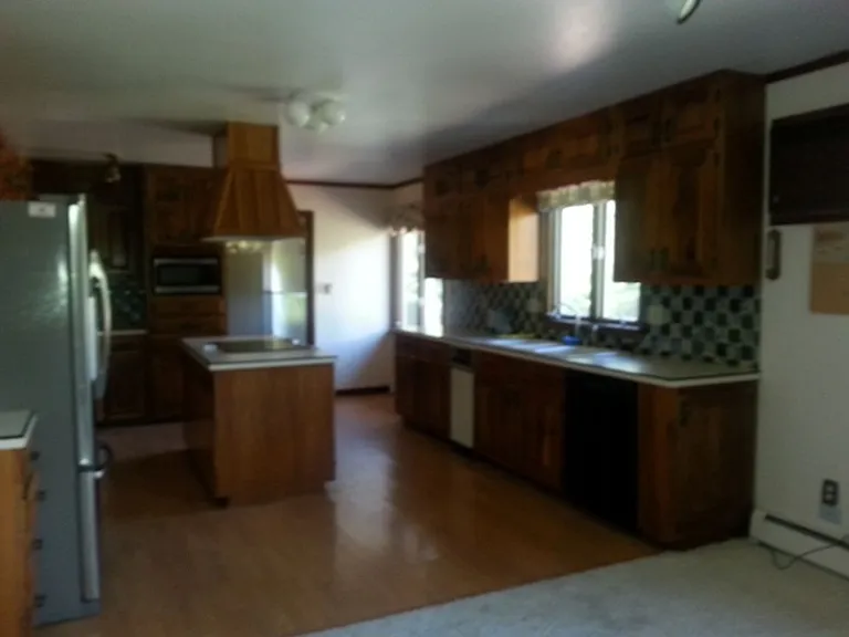 750 Country Club Rd — Photo 2