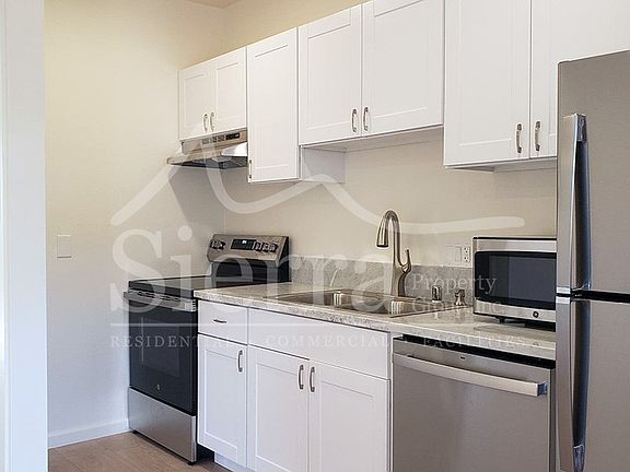 3rd image of 115 W Arrellaga St Suite A