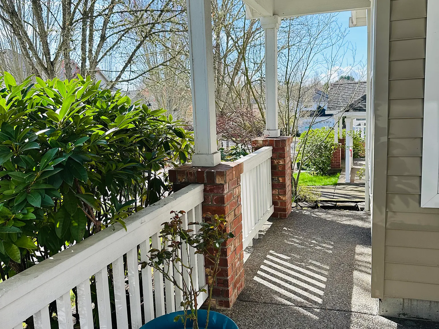 4 bed, 2.5 bath, 2103 sqft, $3,050 — Photo 2