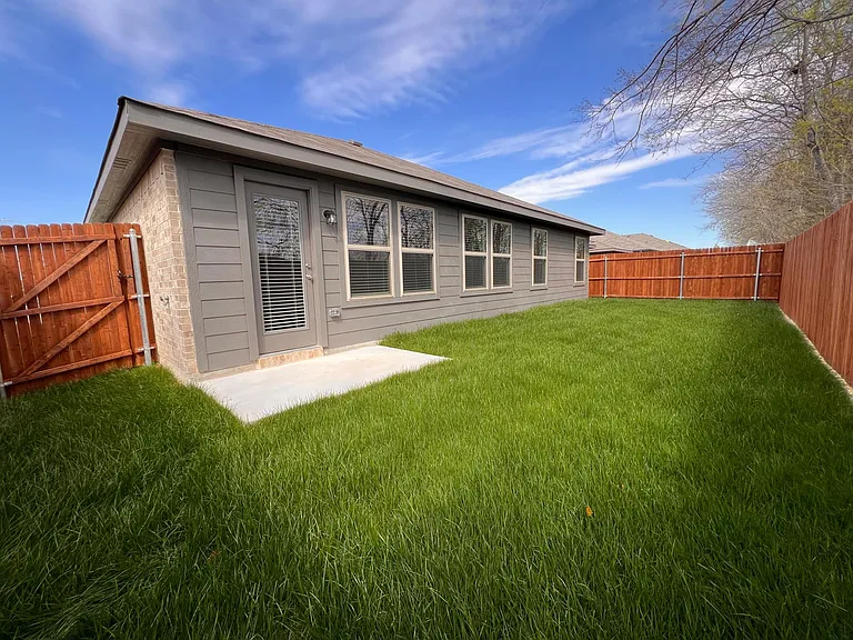 5744 Brookville Dr — Photo 29