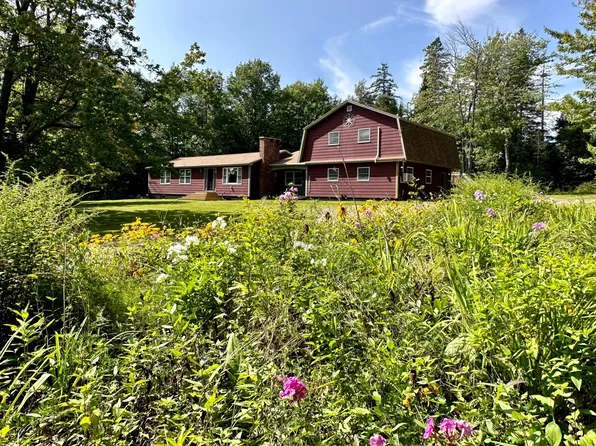 15 Access Road, Baileyville, ME 04694