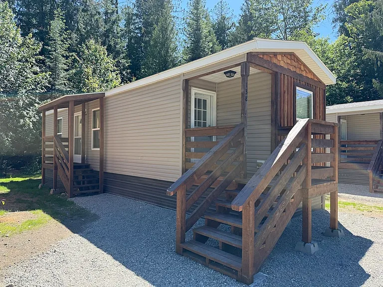 138 Cedar Hl — Photo 1