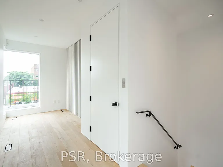 381 Madison Ave — Photo 14