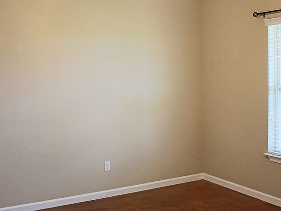 4th image of 115 Comanche Dr