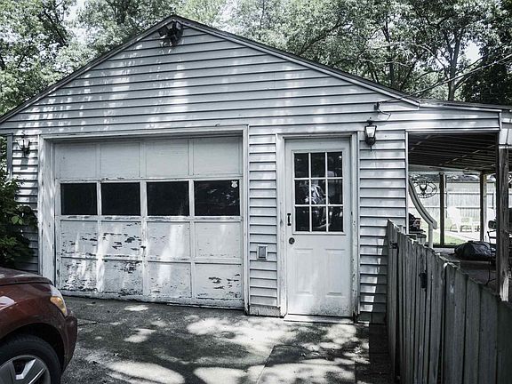 2nd image of 1216 Cedar St