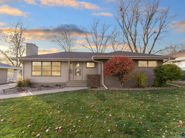 2405 S Holly Ave, Sioux Falls, SD 57105