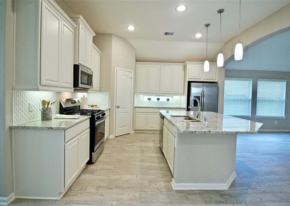 1st image of 123 Bloomhill Pl