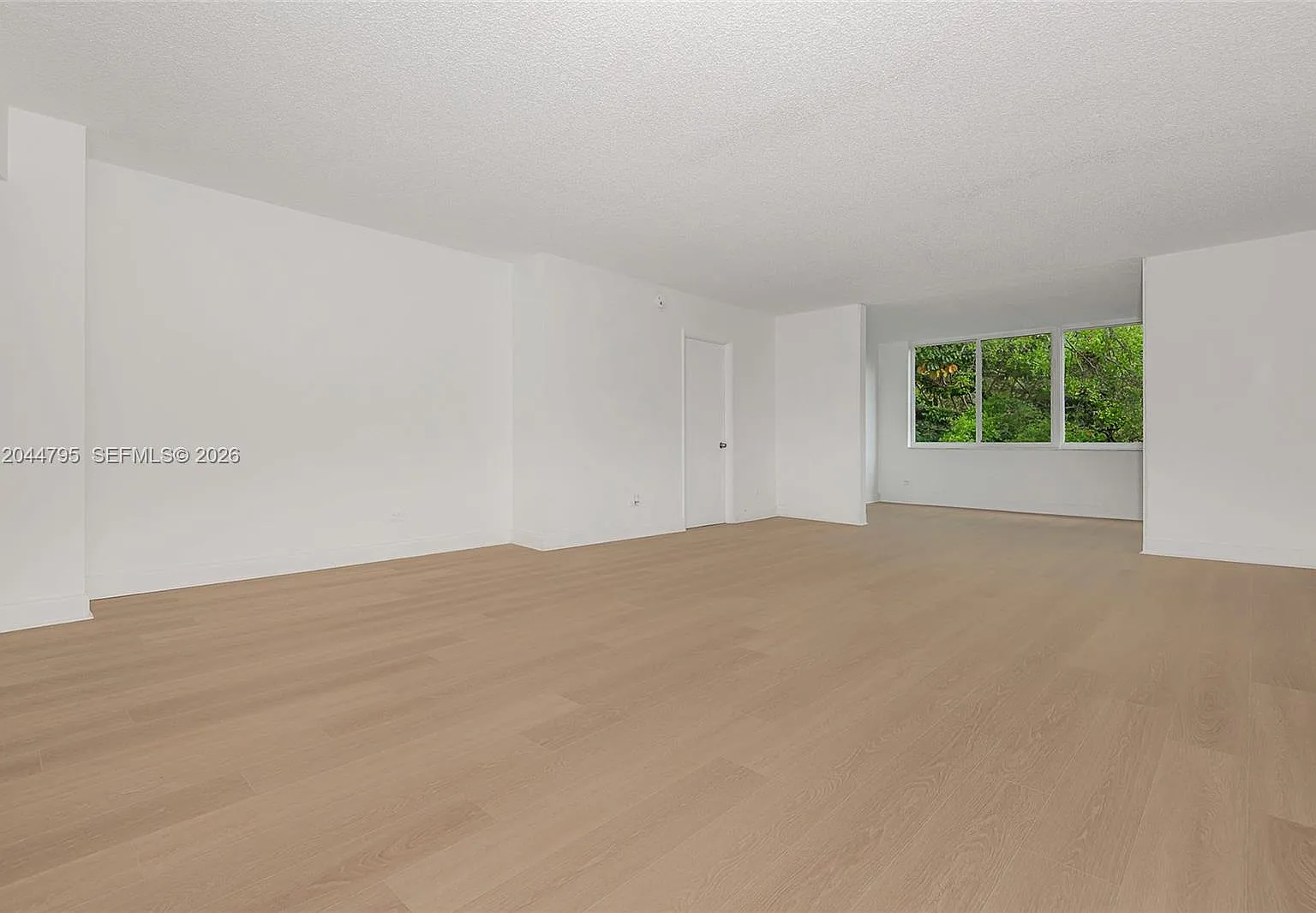 Royal Oaks Condo — Photo 3