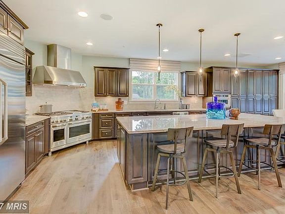 5th image of 709 Montravel Ct