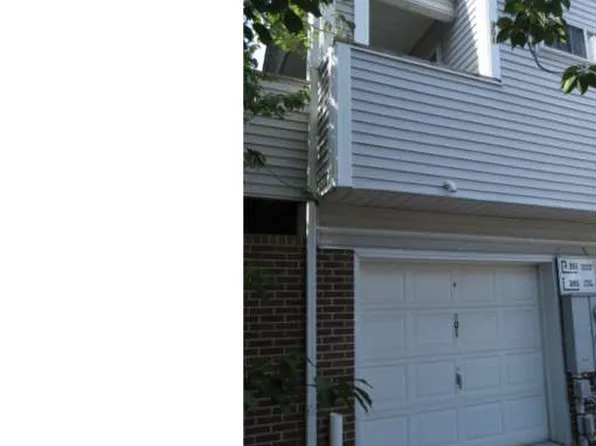 301 Madeline Ct, Newark, DE 19711