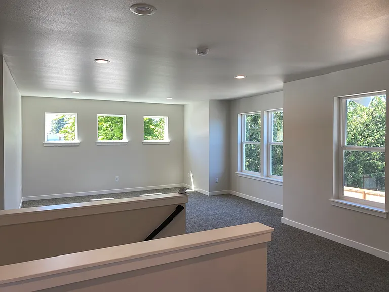 2058 Aaron Dr — Photo 47