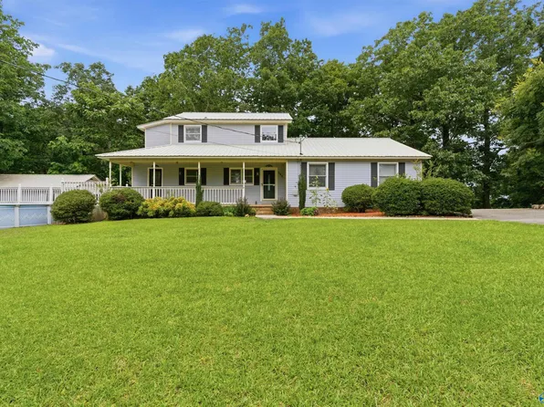 585 Bell Point Rd, Laceys Spring, AL 35754