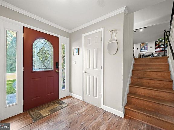 3rd image of 9233 Spring Valley Rd