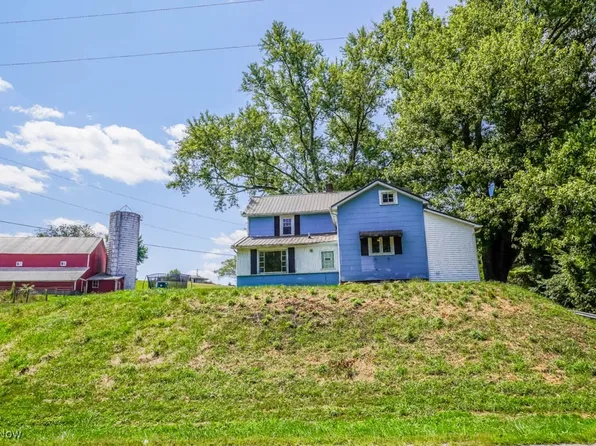8436 Canal Rd NE, Dover, OH 44622