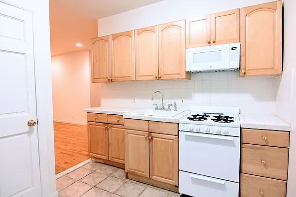 Rented by Voro, LLC | media 13