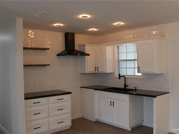 5th image of 104 E 16th St