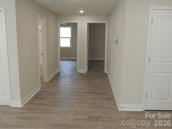 5th image of 146 Loomis St