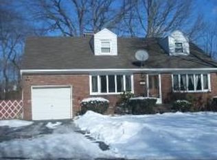 4 Livingston Ave, Roseland, NJ