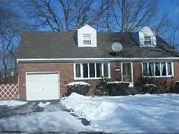4 Livingston Ave photo 1