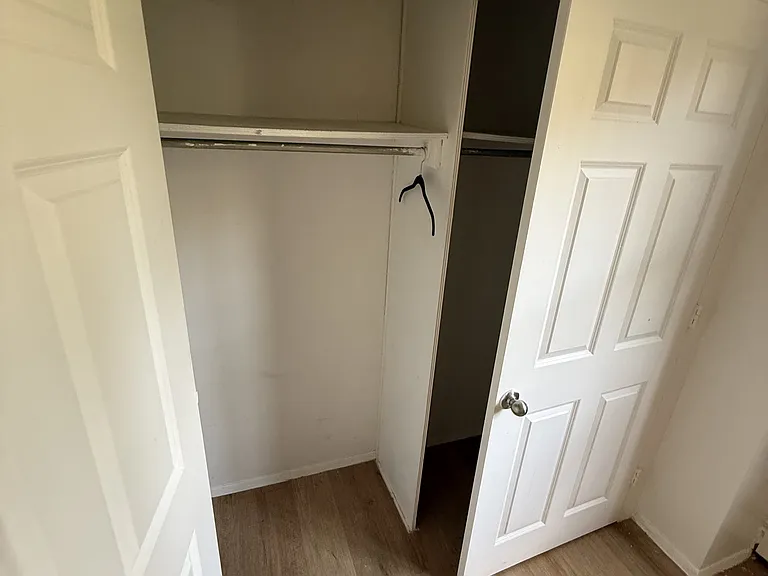 420 Watkins St #4E — Photo 9