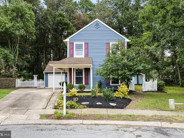 13 Hunter Ct, Atco, NJ 08004