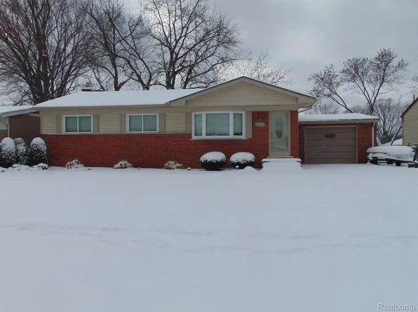23600 Talbot St, Saint Clair Shores, MI 48082