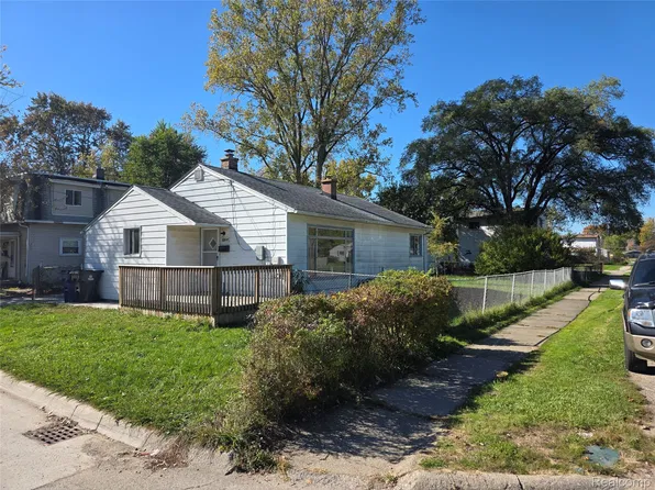 32004 Cheboygan Ct, Westland, MI 48186