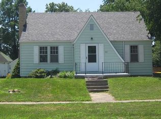 303 W Pine St, Robinson, IL 62454