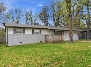 2908 W Mount Comfort Rd, Fayetteville, AR 72704
