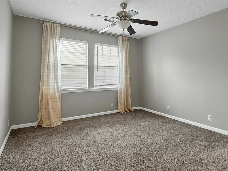 3016 Brantley Dr — Photo 3