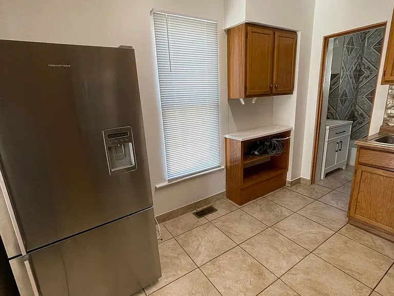 706 Railroad Ave #1 — Photo 4
