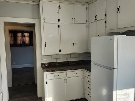 3rd image of 428 N Jameson Ave #1