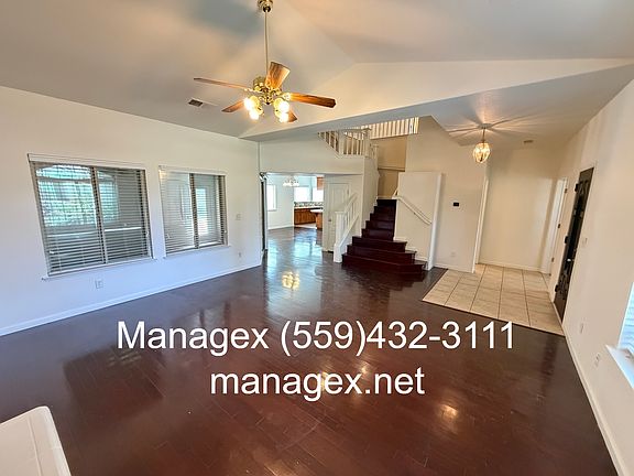 4th image of 2833 E Cromwell Ave