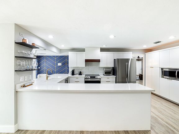 5th image of 233 Shadowridge Ct