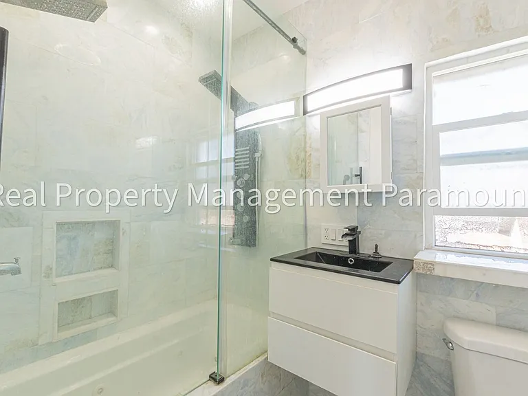 2757 Mansfield Ave — Photo 33