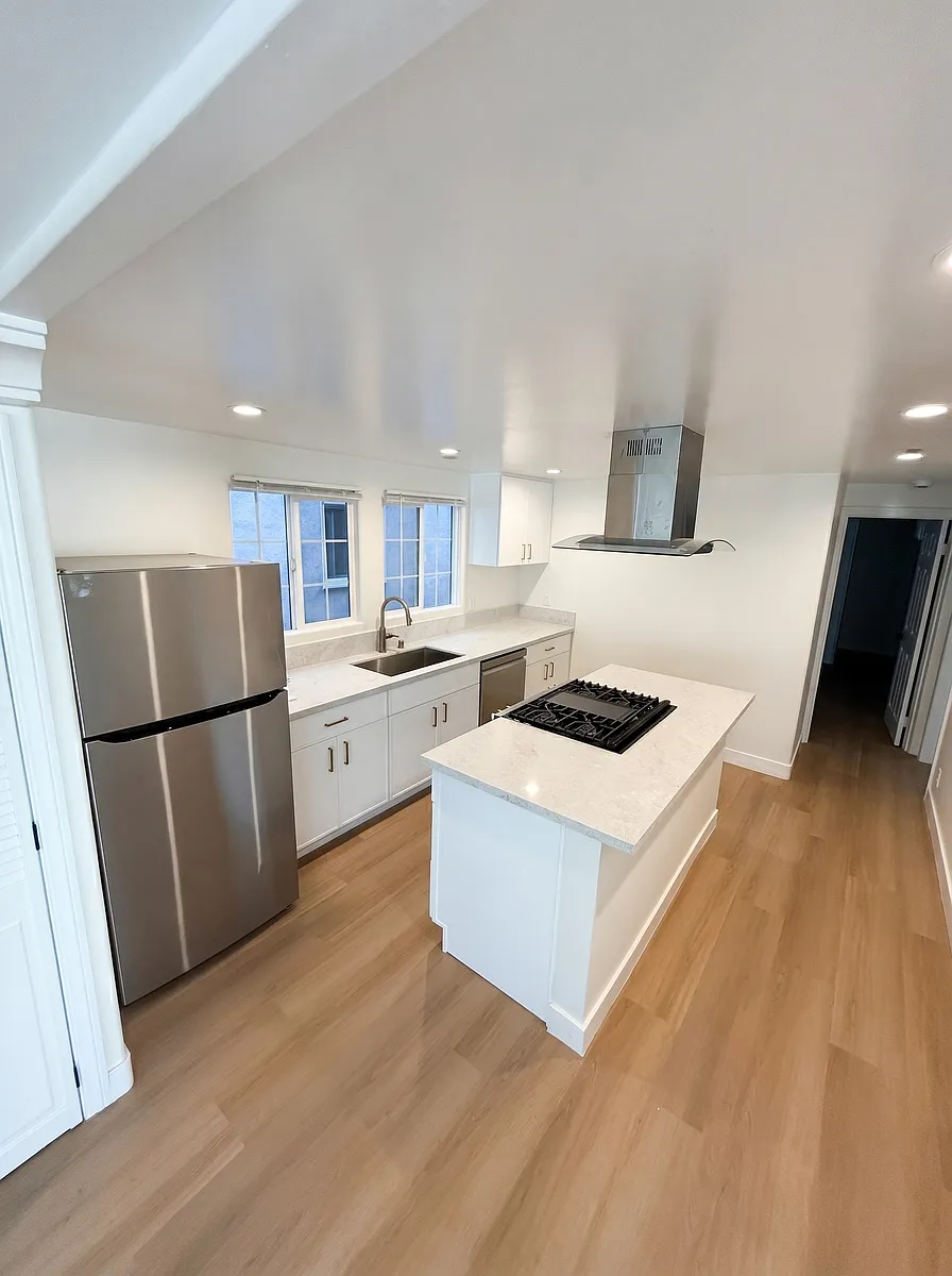 Building Photo - 38 Rose Ave #B