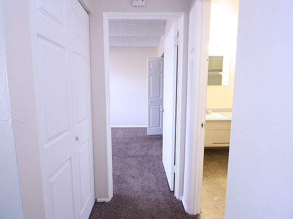 hallway to bathroom & bedroom