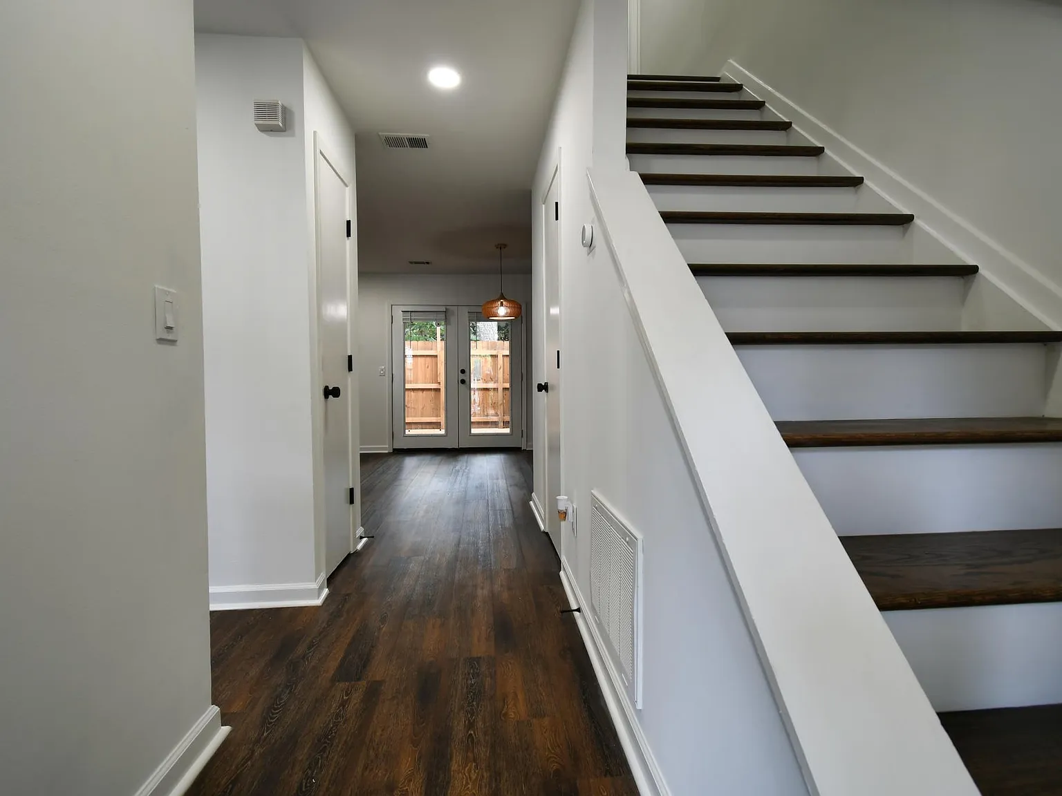 2 bed, 2.5 bath, 1200 sqft, $2,295 — Photo 4