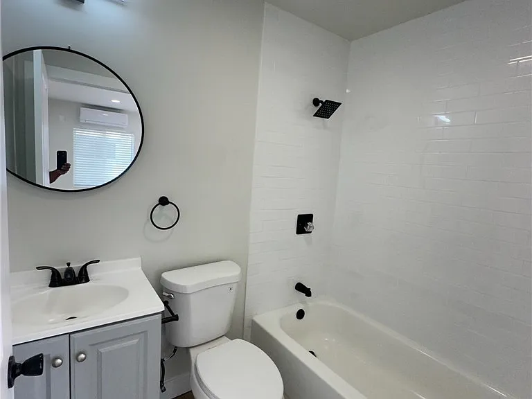 8939 Elizabeth Ave #E — Photo 2