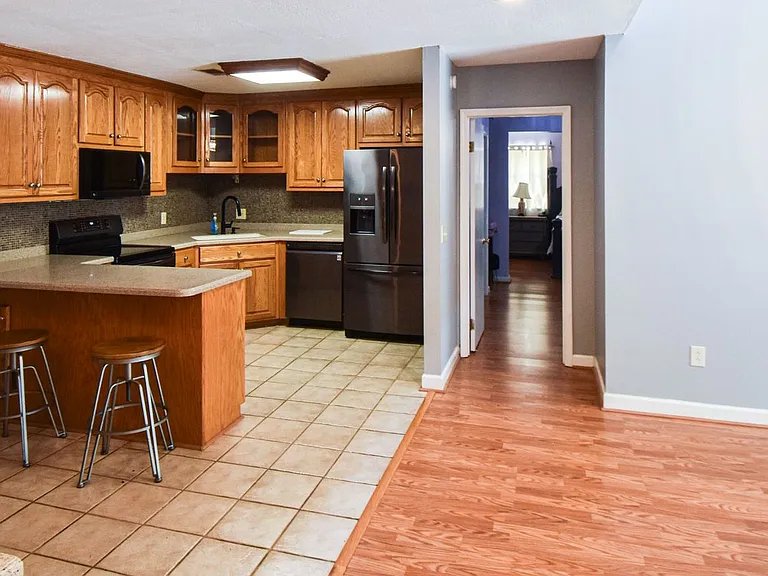 555 Shady Acres Dr — Photo 26