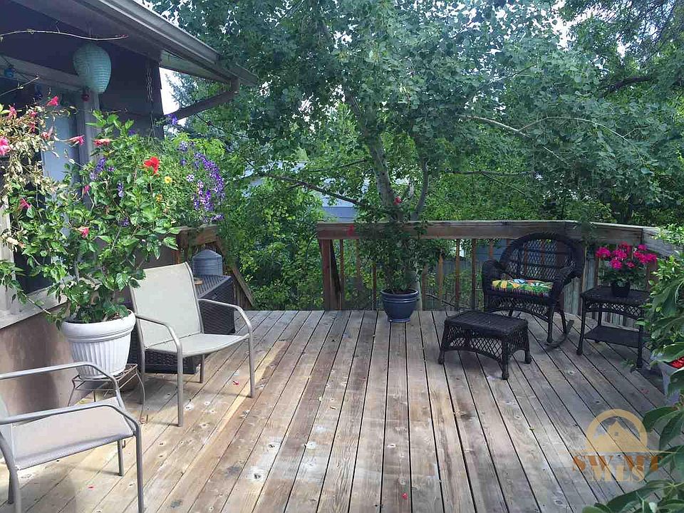 1st image of 210 N Western Dr