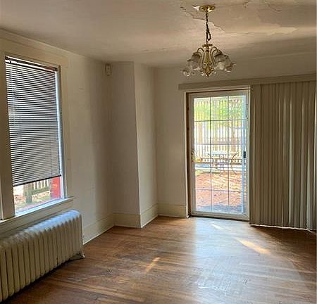4th image of 501 Amberson Ave