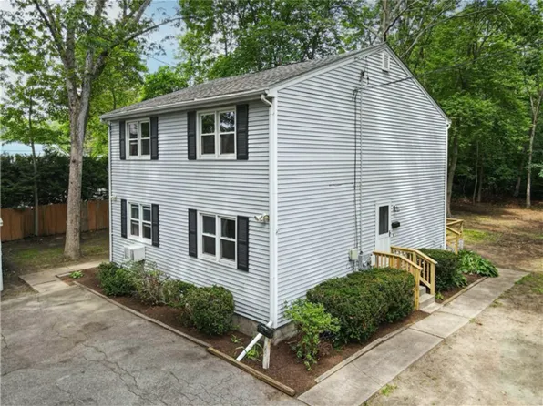1 Lyndale Ave, Warwick, RI 02889