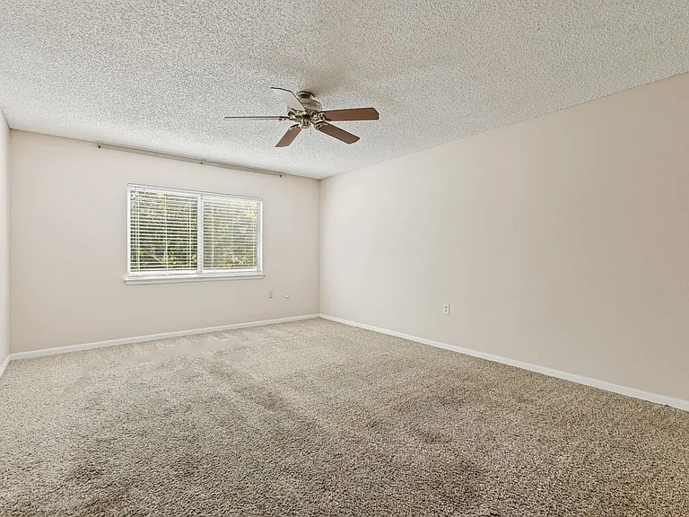 16006 Eagleway St — Photo 17
