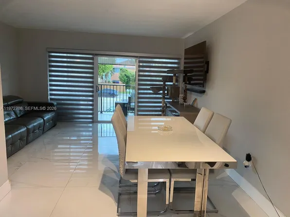 40 NW 87th Ave APT D211, Miami, FL 33172